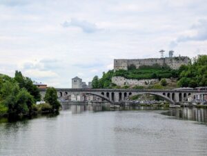 A BORD DU VAL MOSAN