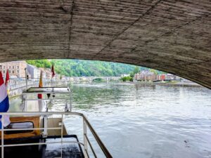 A BORD DU VAL MOSAN